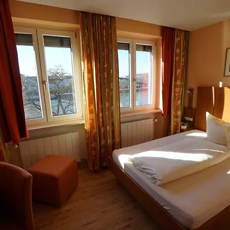 Hotel Alter Kranen Wurtzbourg